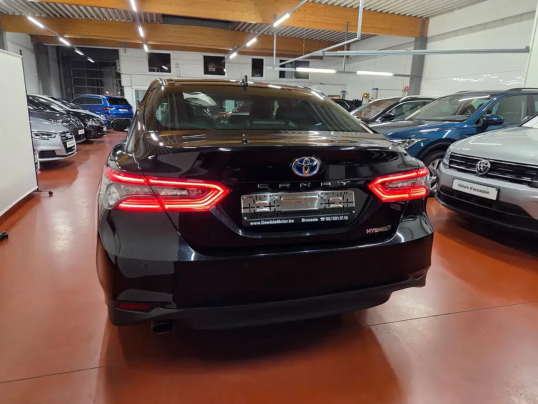 Toyota Camry - Thumbnail 8