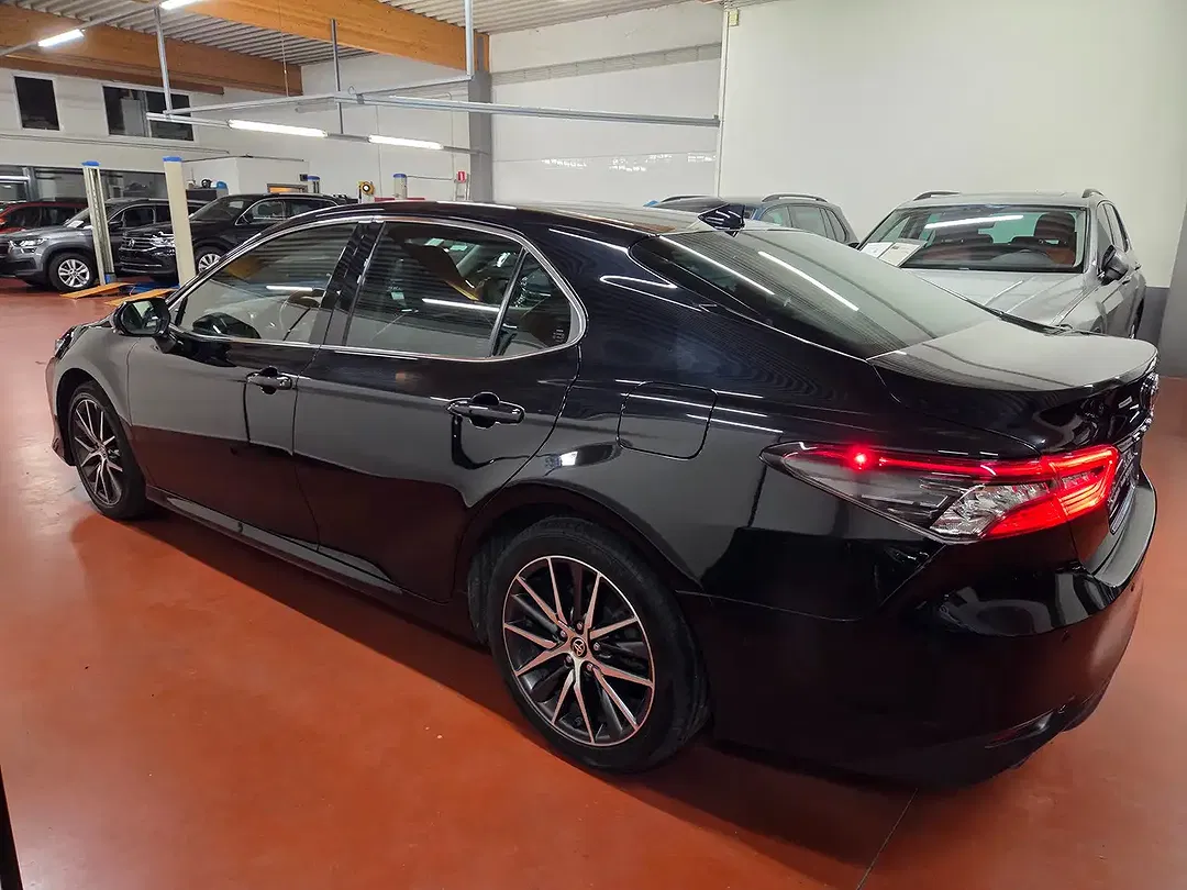 Toyota Camry - Thumbnail 9