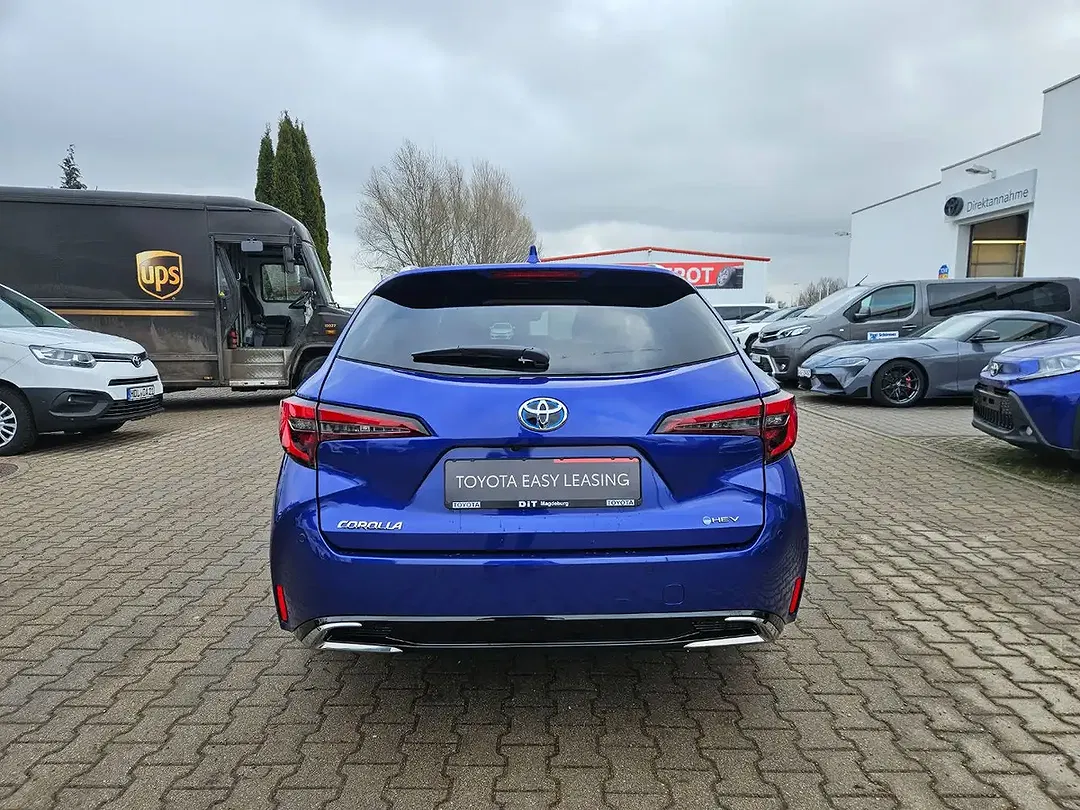 Toyota Corolla - Thumbnail 8