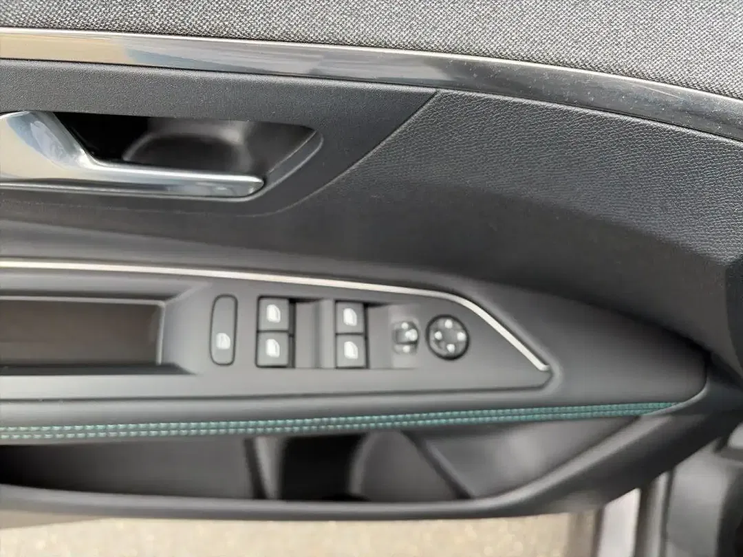 Peugeot 3008 - Thumbnail 15