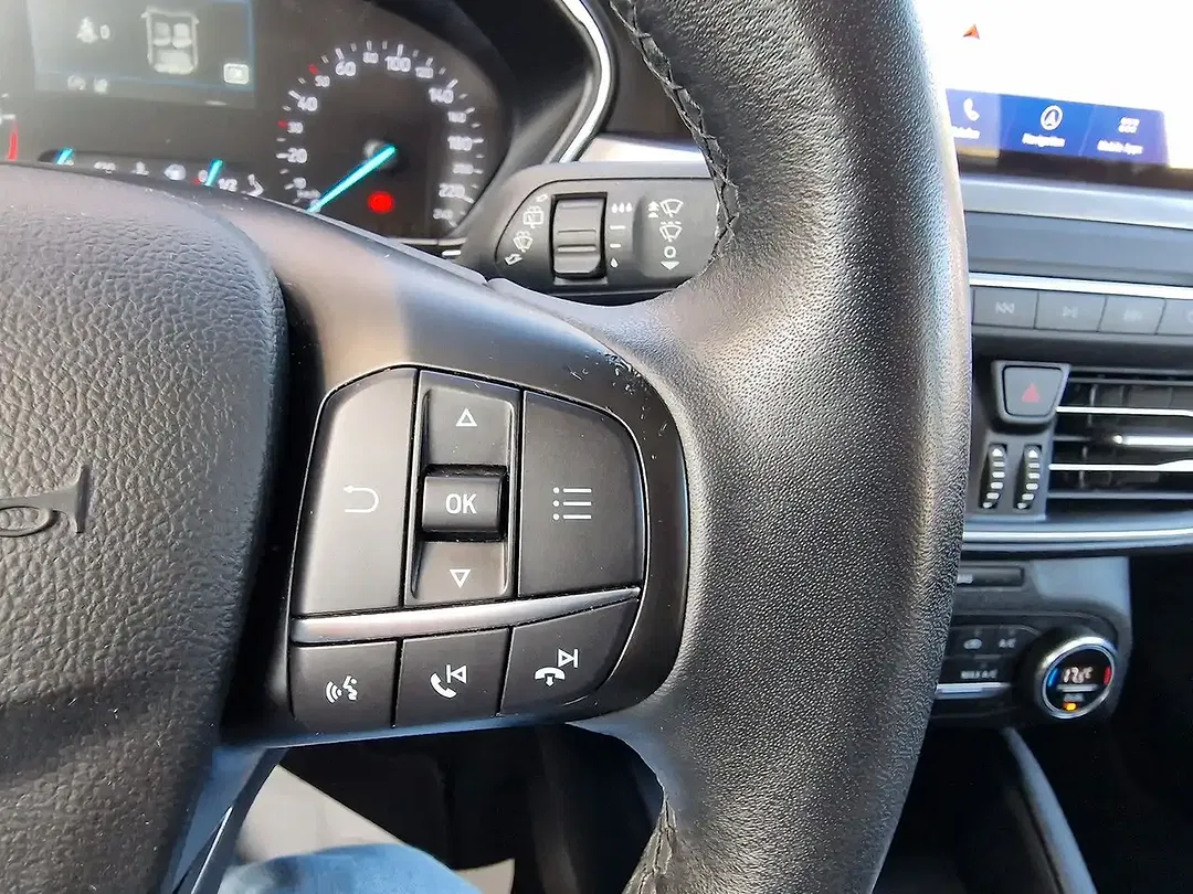 Ford Focus - Thumbnail 14