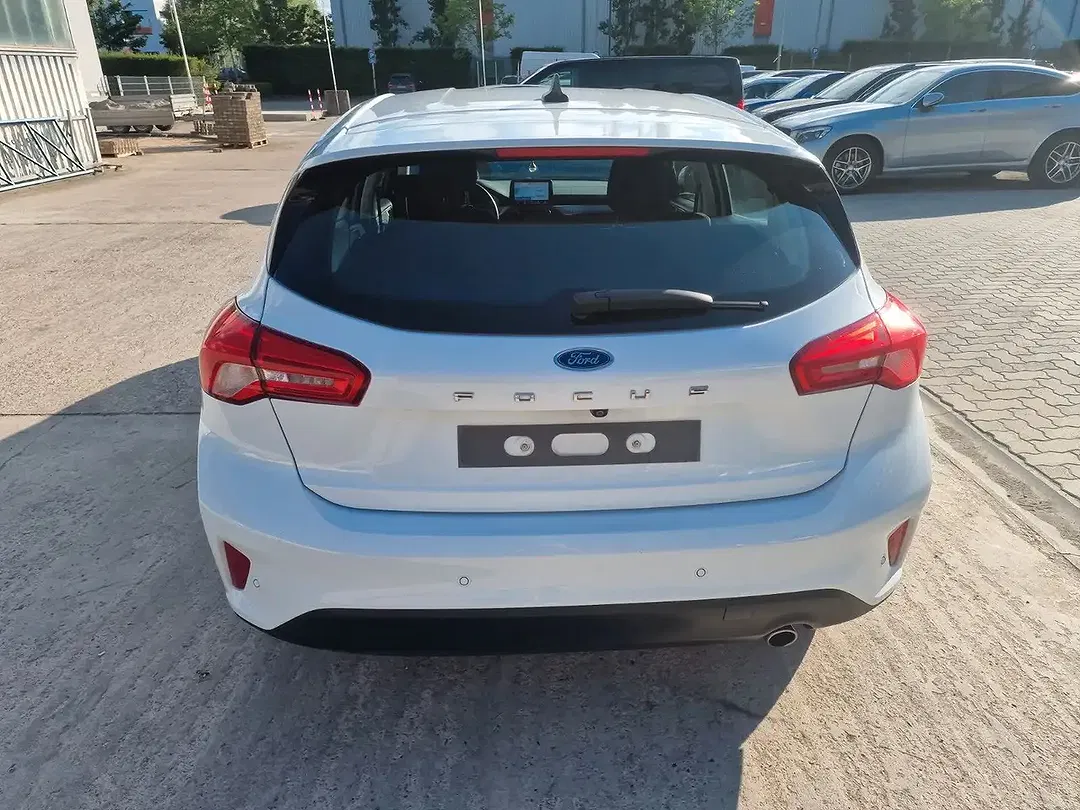 Ford Focus - Thumbnail 4