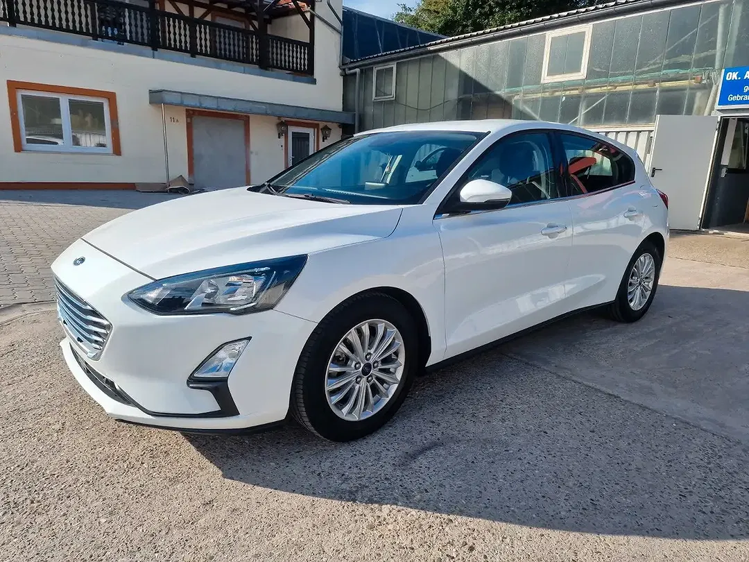 Ford Focus - Thumbnail 5