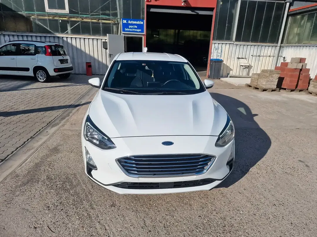Ford Focus - Thumbnail 6