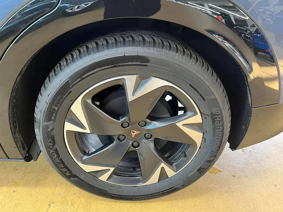 CUPRA Tavascan - Thumbnail 2