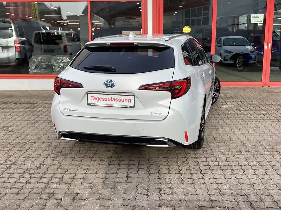 Toyota Corolla - Thumbnail 3