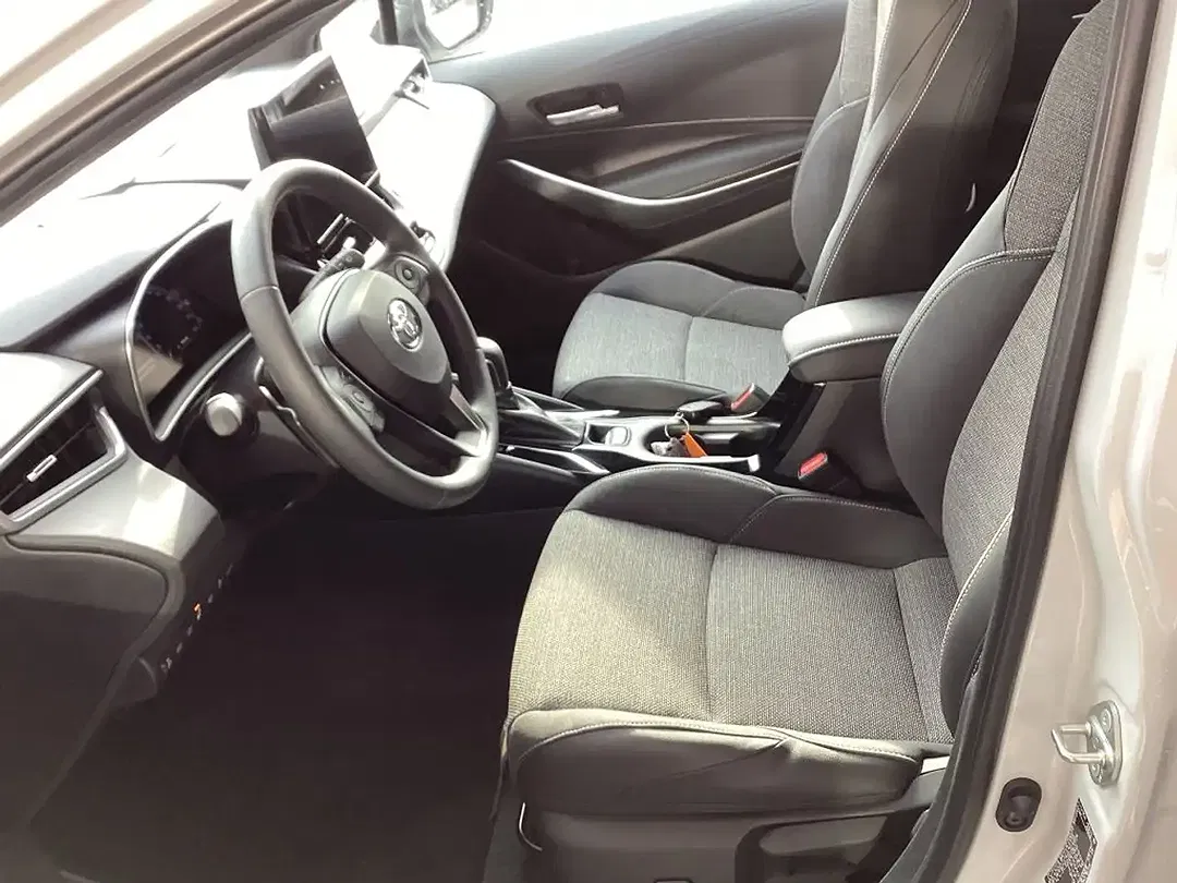 Toyota Corolla - Thumbnail 6