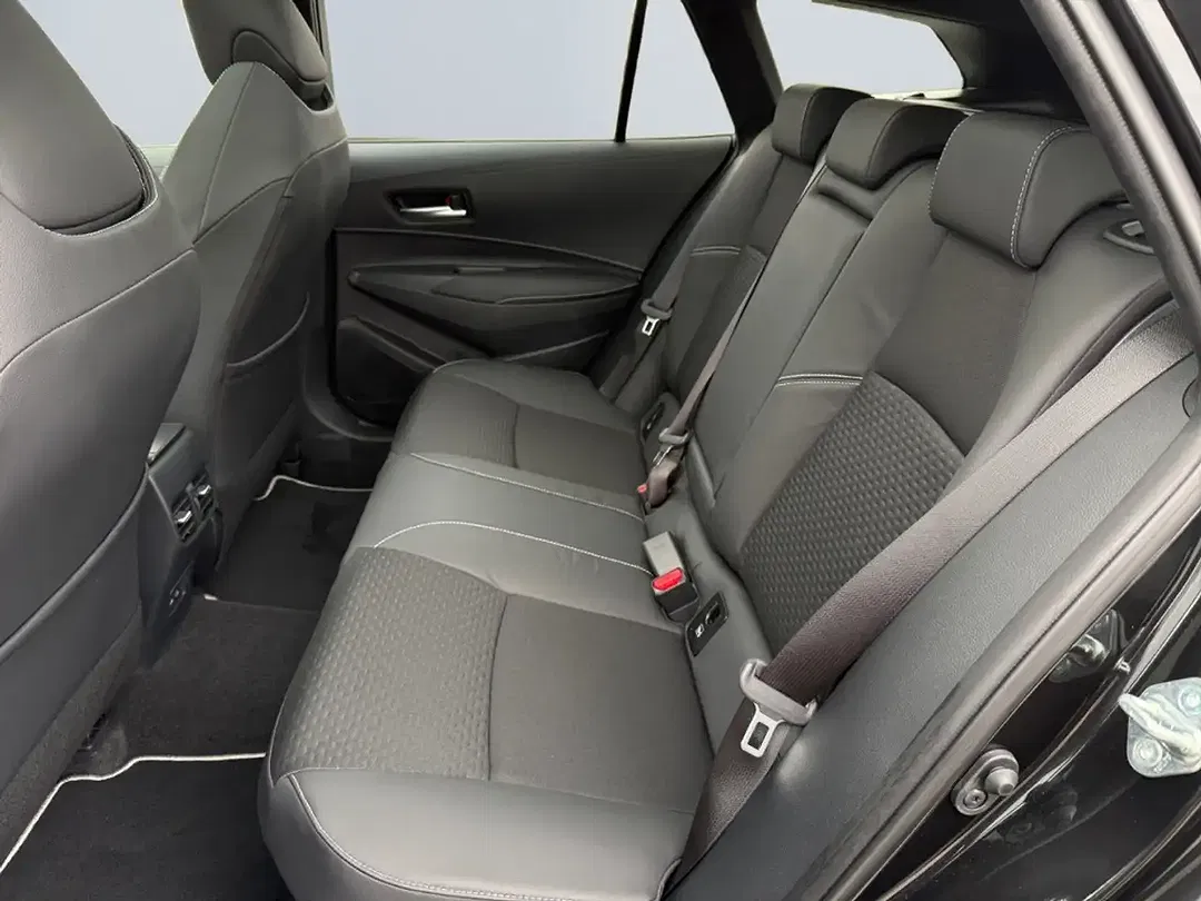 Toyota Corolla - Thumbnail 13