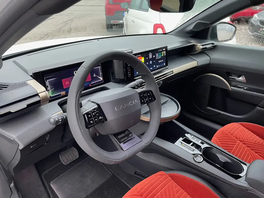 Lancia Ypsilon - Thumbnail 9