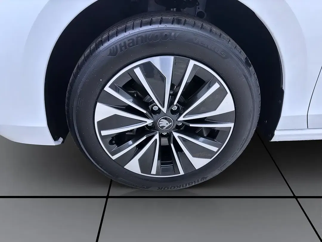 Skoda Superb - Thumbnail 9