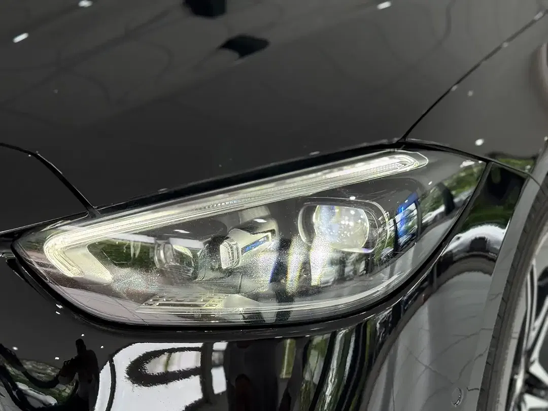Mercedes-Benz C 300 - Thumbnail 12