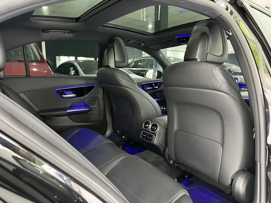 Mercedes-Benz C 300 - Thumbnail 9