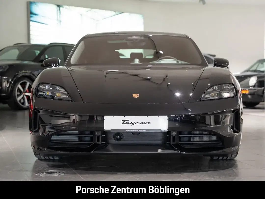 Porsche Taycan - Thumbnail 10