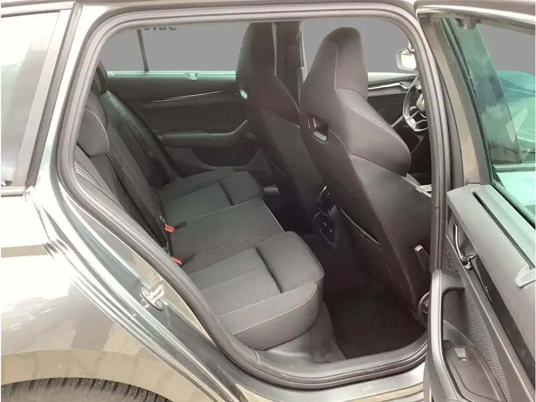 Skoda Octavia - Thumbnail 8