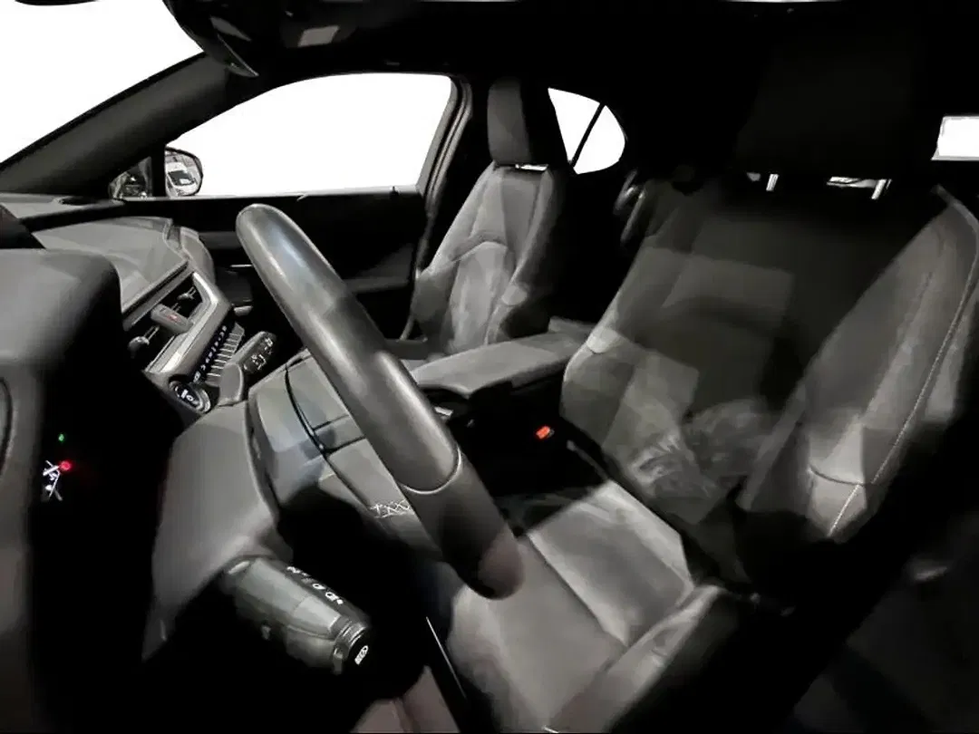 Lexus UX 250h - Thumbnail 13