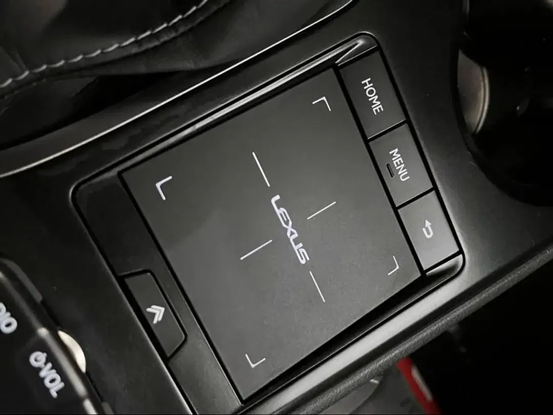 Lexus UX 250h - Thumbnail 18