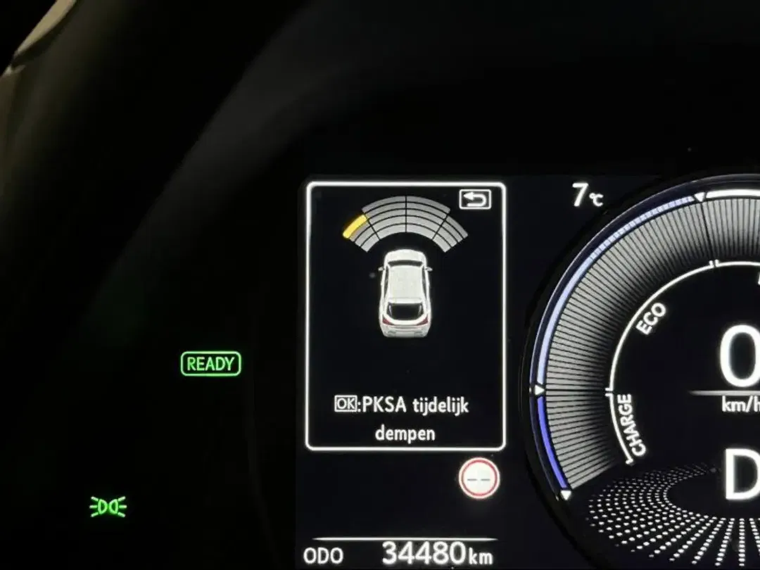 Lexus UX 250h - Thumbnail 22