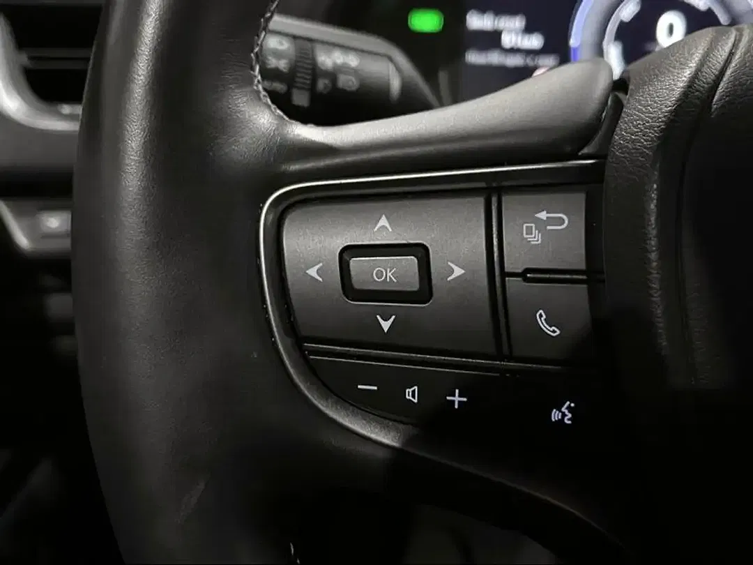 Lexus UX 250h - Thumbnail 23