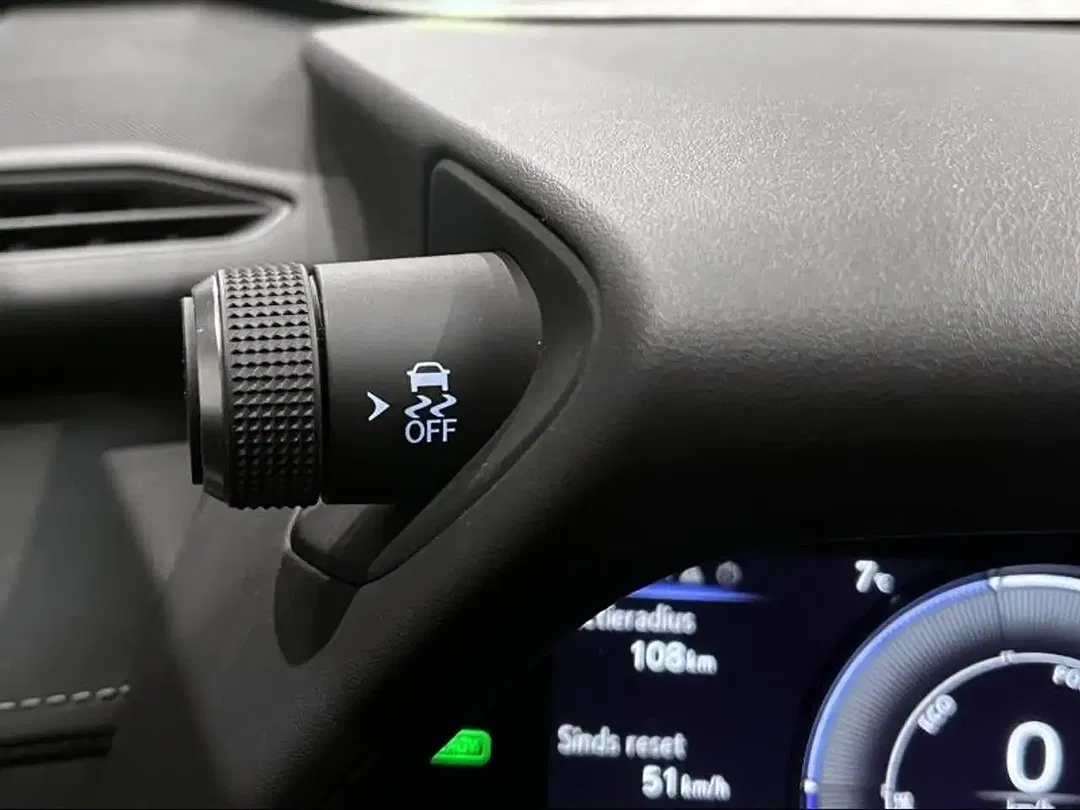 Lexus UX 250h - Thumbnail 27