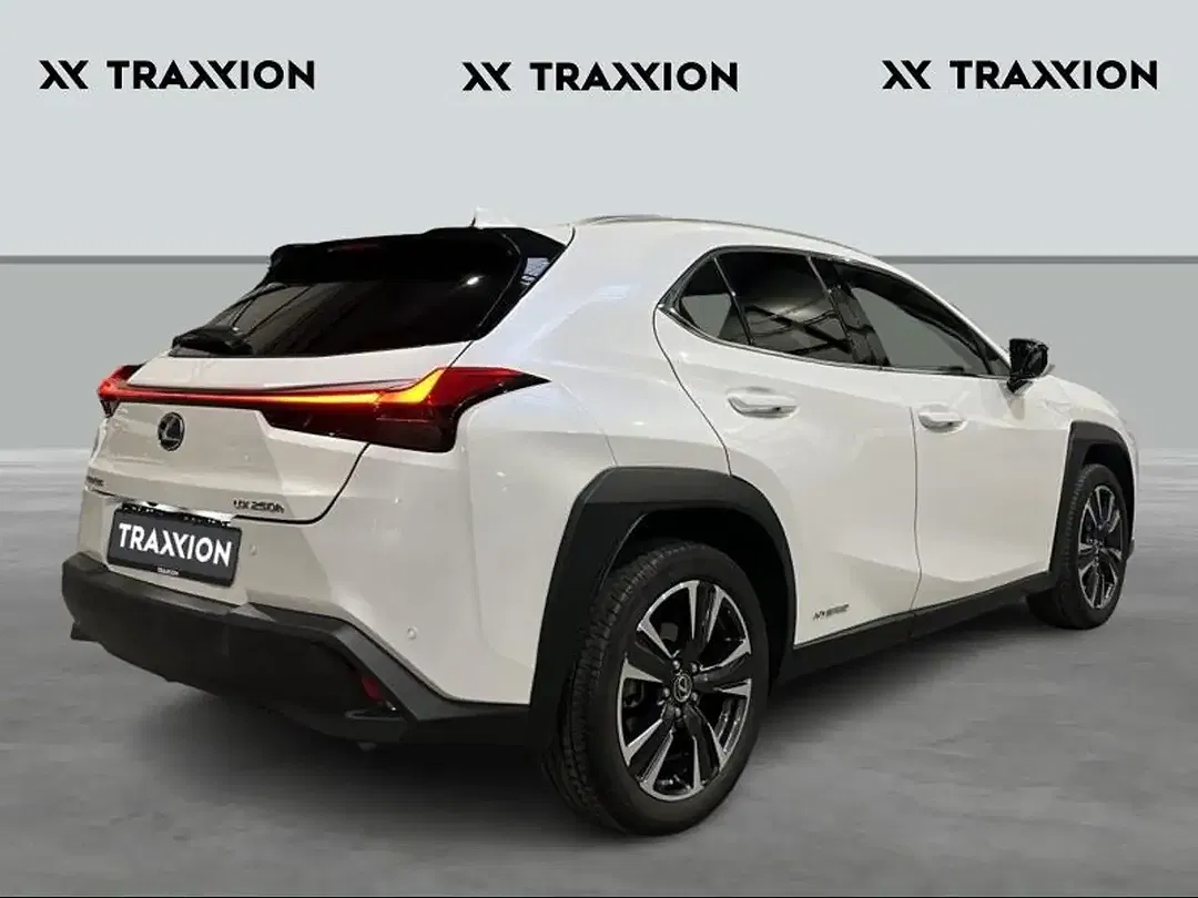 Lexus UX 250h - Thumbnail 3