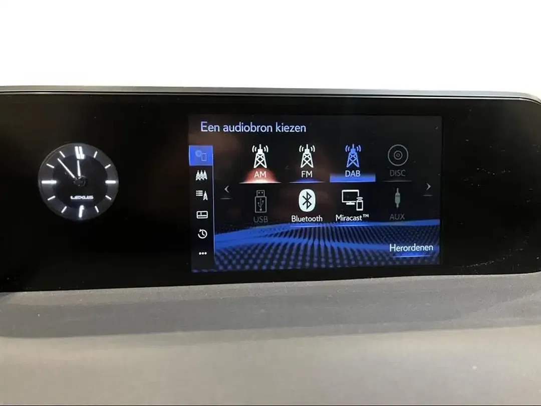 Lexus UX 250h - Thumbnail 33