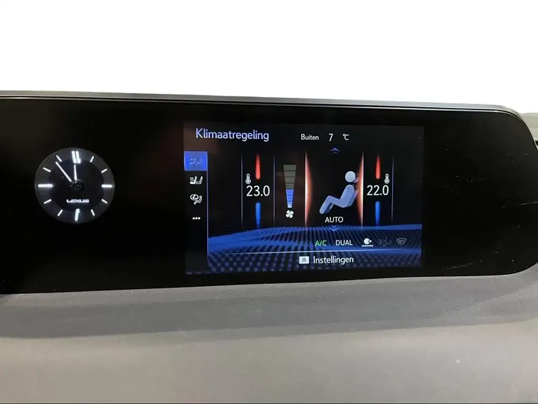 Lexus UX 250h - Thumbnail 34