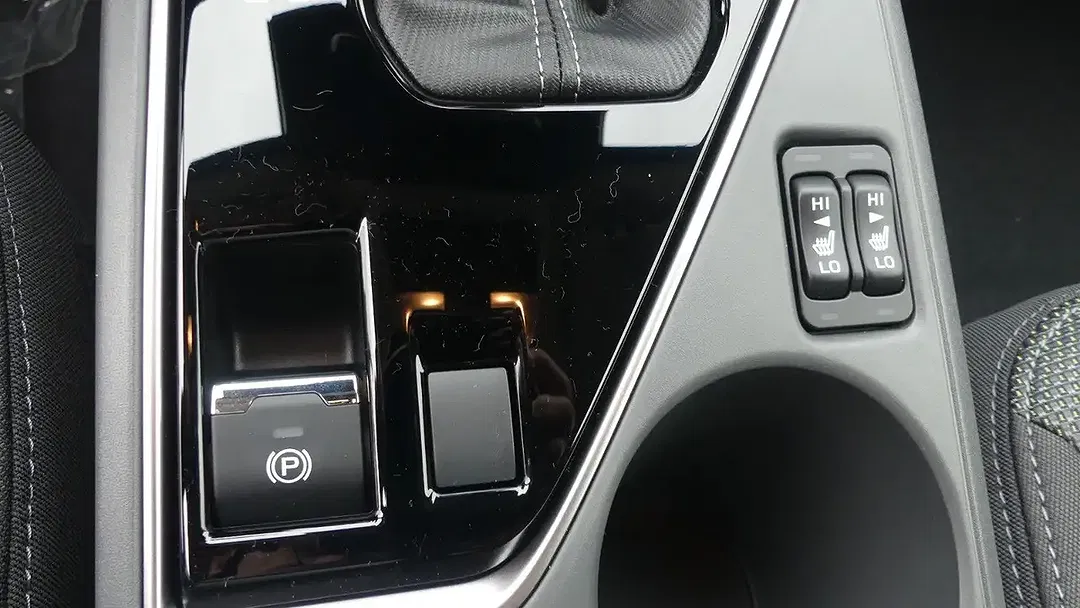 Subaru Crosstrek - Thumbnail 10