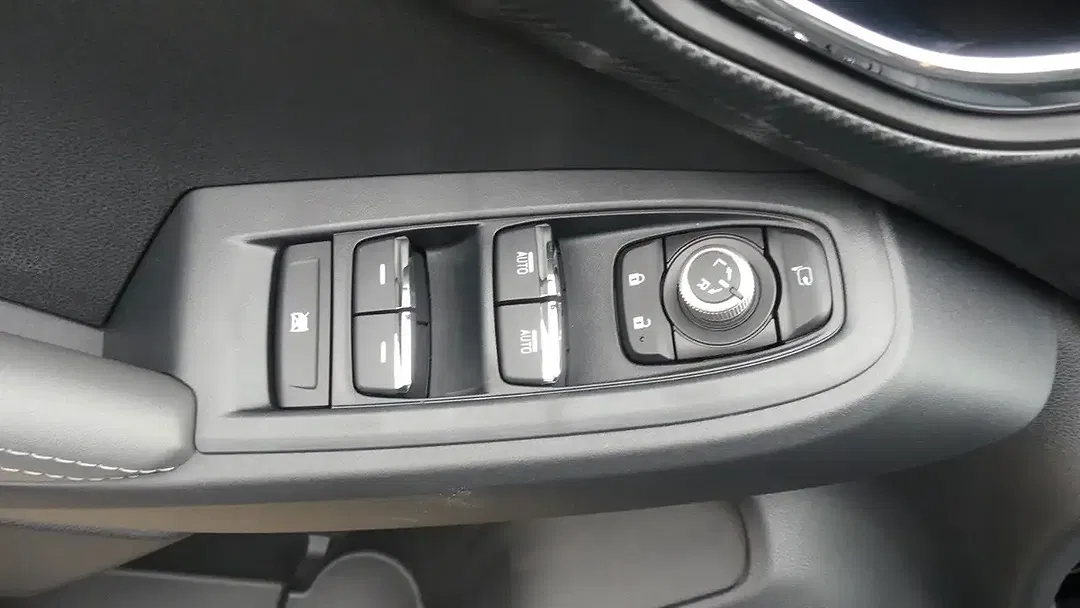 Subaru Crosstrek - Thumbnail 12