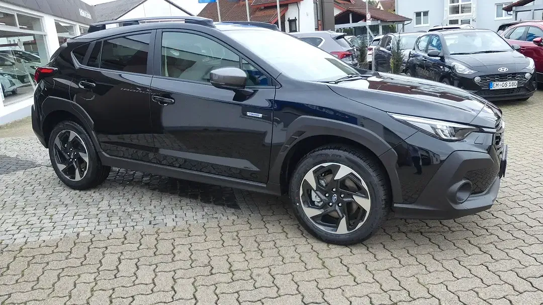 Subaru Crosstrek - Thumbnail 3