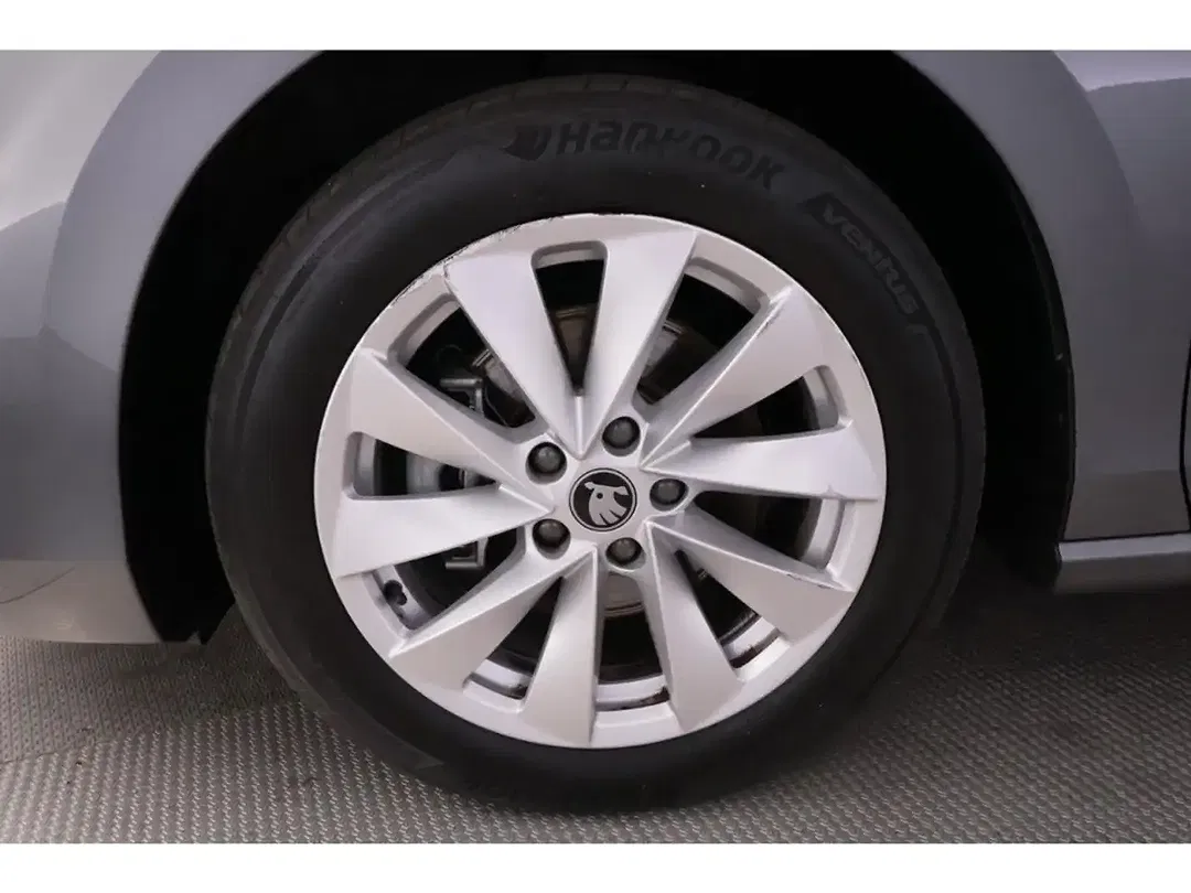 Skoda Superb - Thumbnail 14