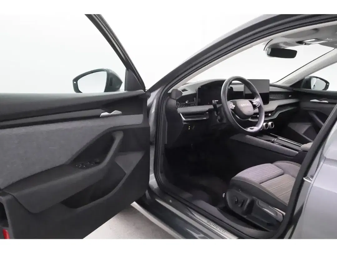 Skoda Superb - Thumbnail 16