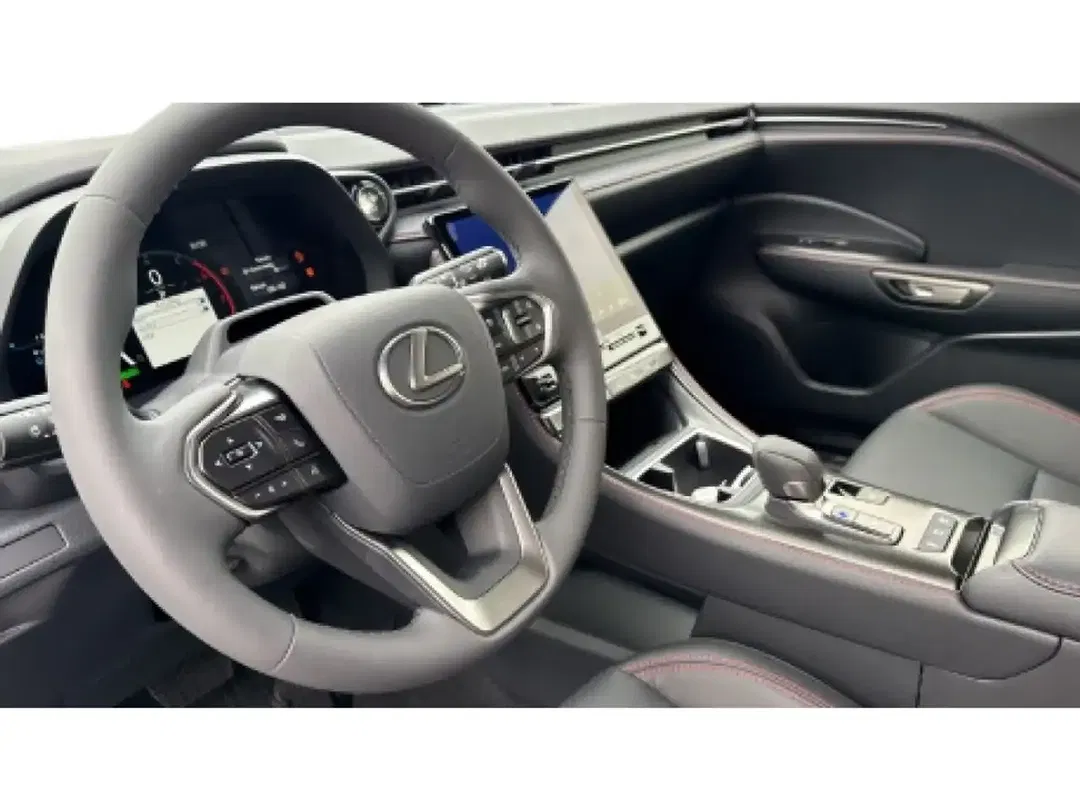 Lexus LBX - Thumbnail 11