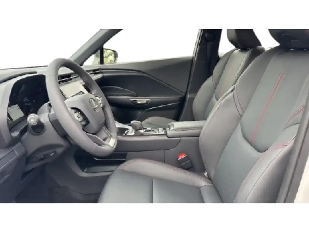 Lexus LBX - Thumbnail 12