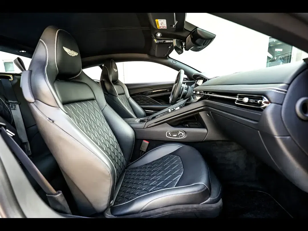 Aston Martin DB12 - Thumbnail 14