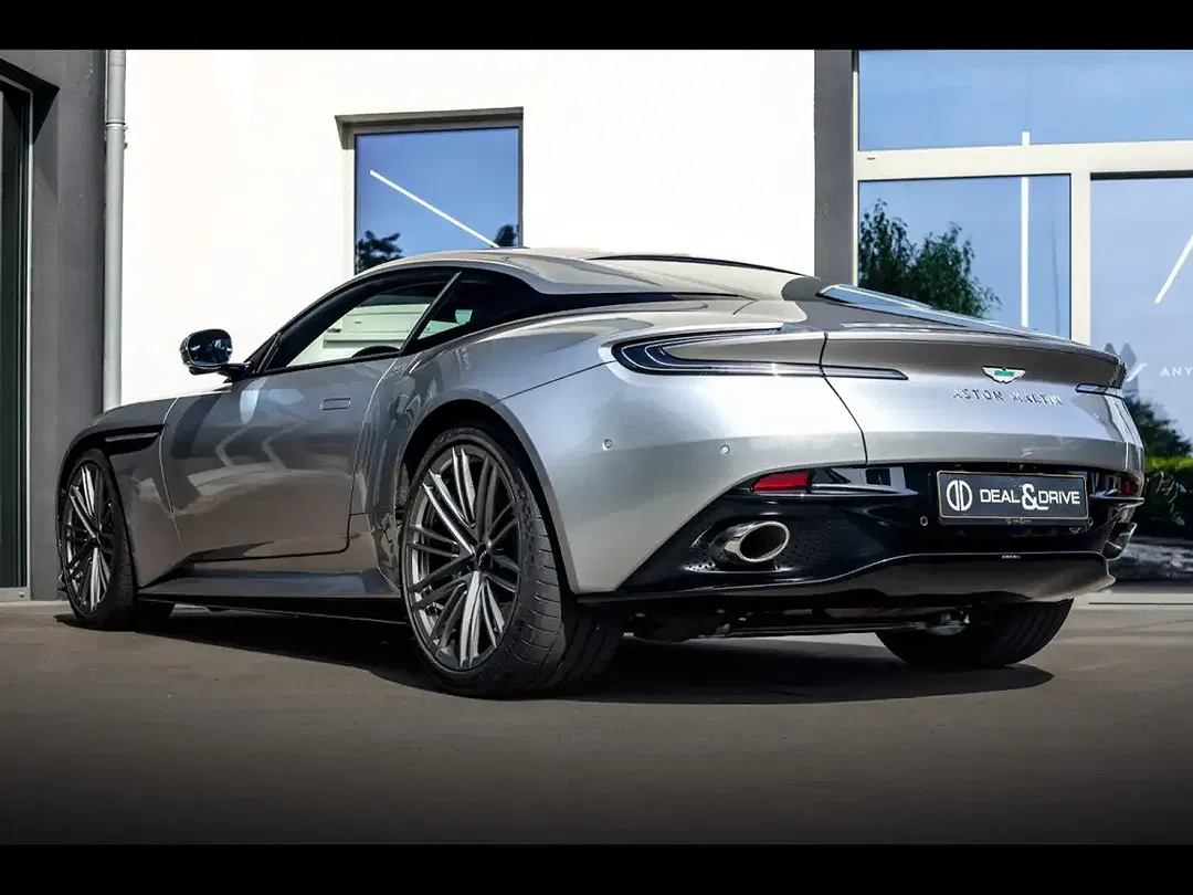 Aston Martin DB12 - Thumbnail 3