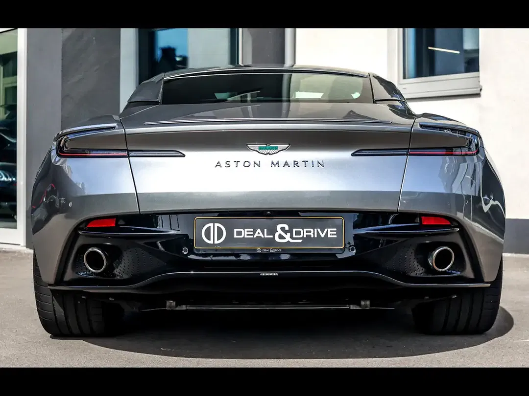 Aston Martin DB12 - Thumbnail 4