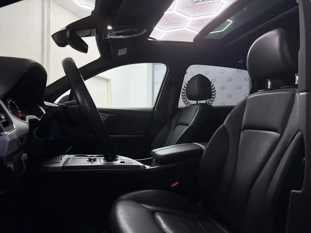 Audi Q7 - Thumbnail 10
