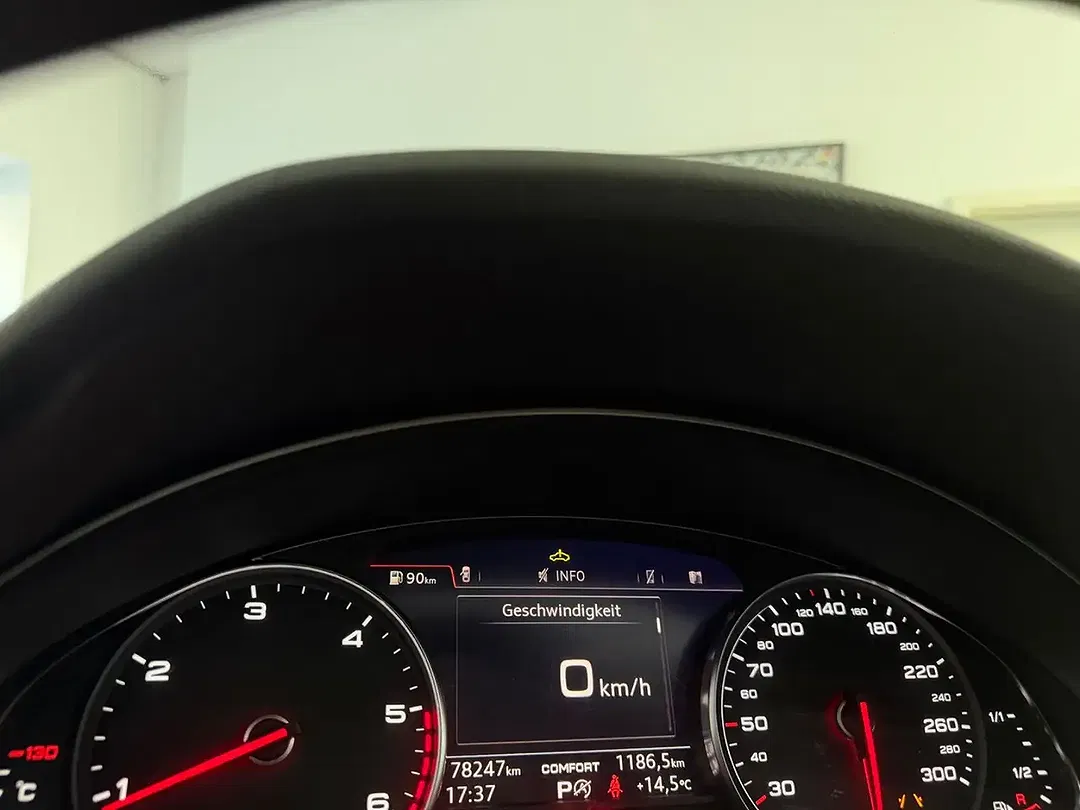 Audi Q7 - Thumbnail 13