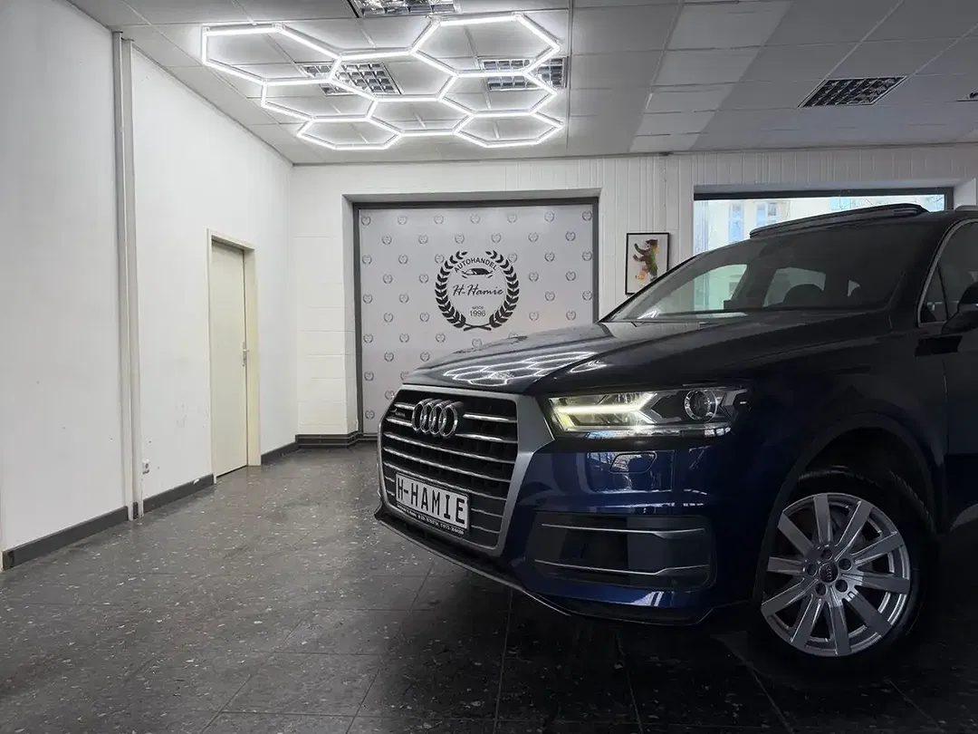 Audi Q7 - Thumbnail 2