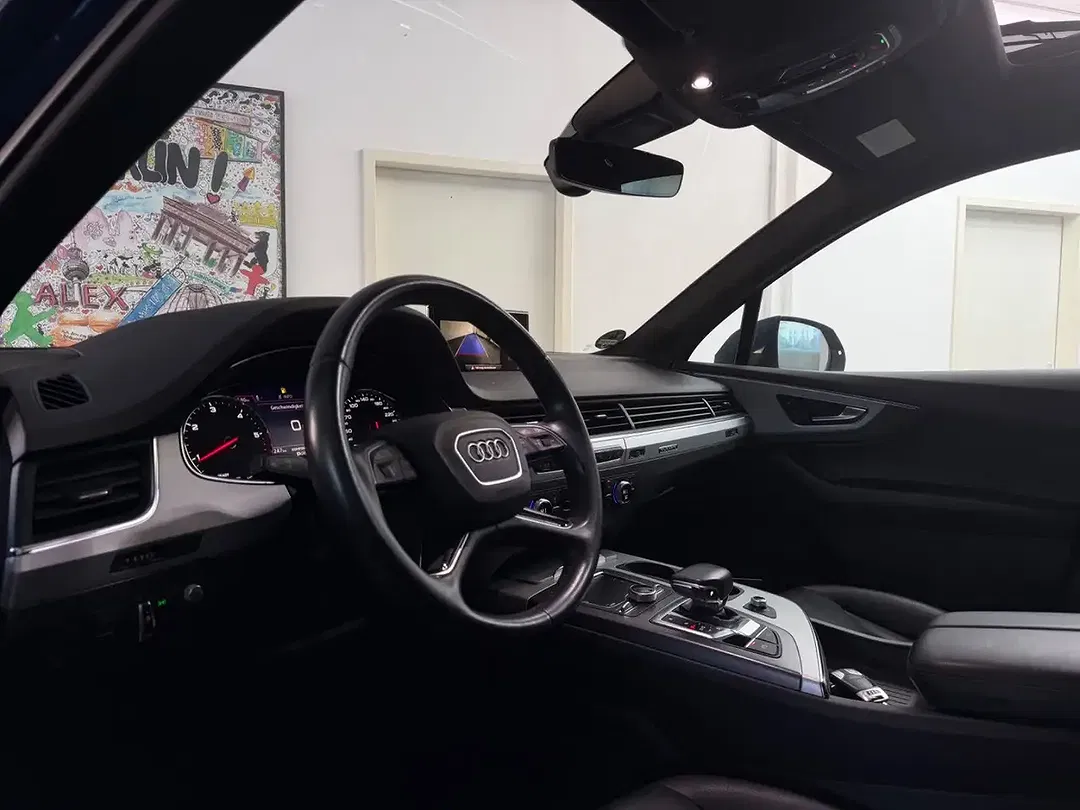 Audi Q7 - Thumbnail 9