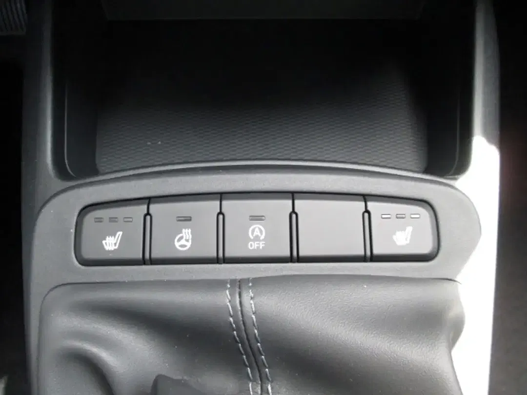 Hyundai i10 - Thumbnail 13