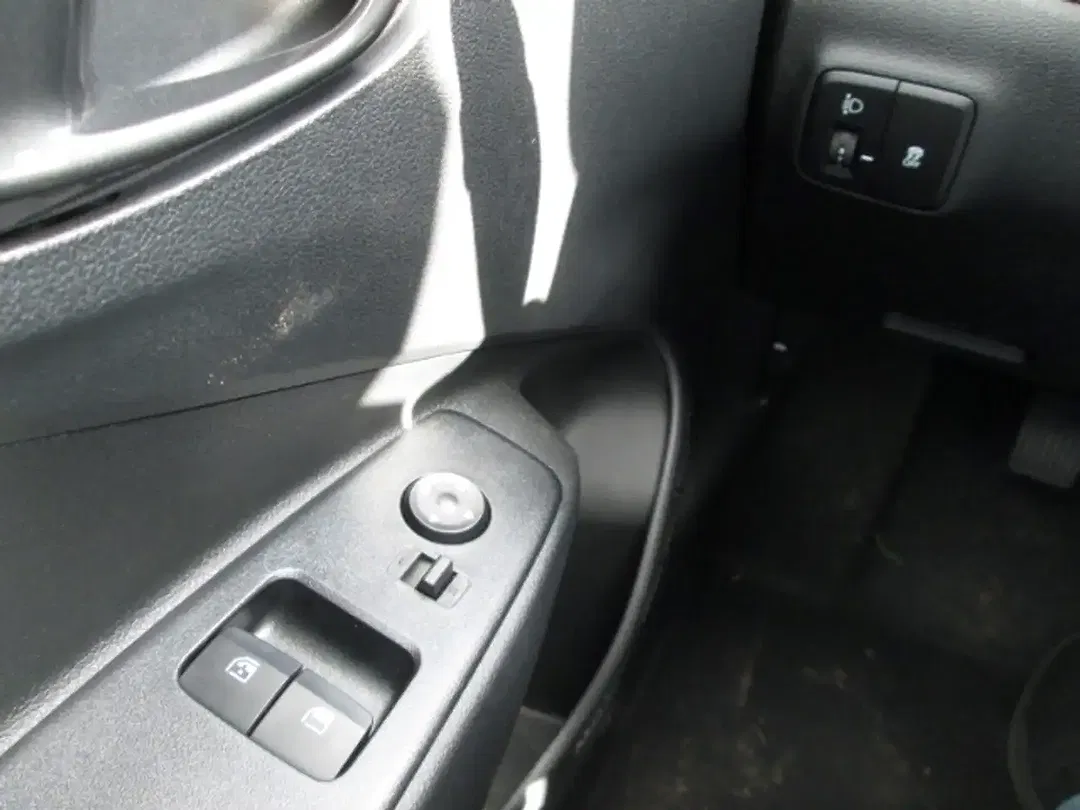 Hyundai i10 - Thumbnail 14
