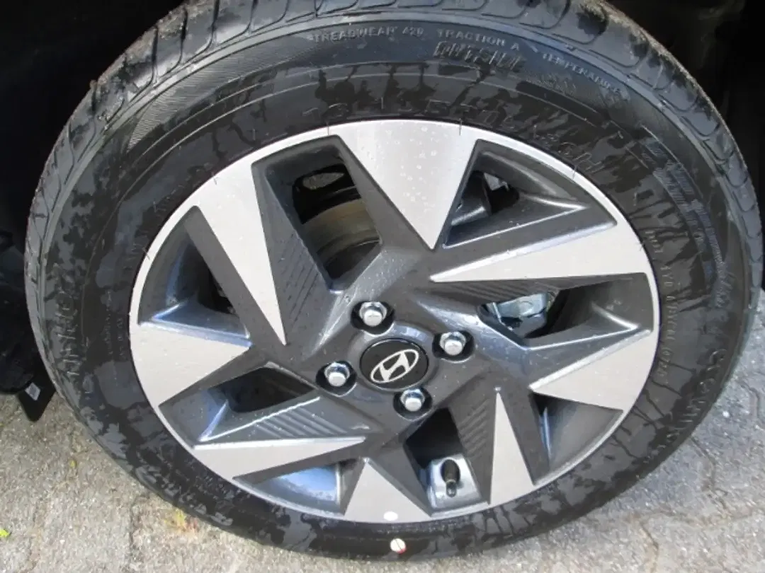 Hyundai i10 - Thumbnail 4