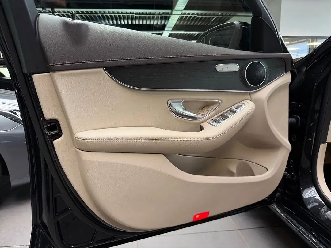Mercedes-Benz C 200 - Thumbnail 4