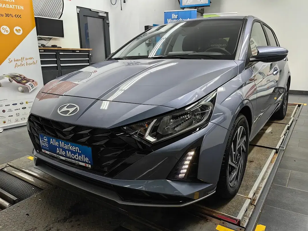Hyundai i20 - Thumbnail 1