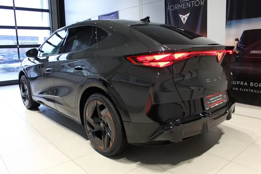CUPRA Tavascan - Thumbnail 2