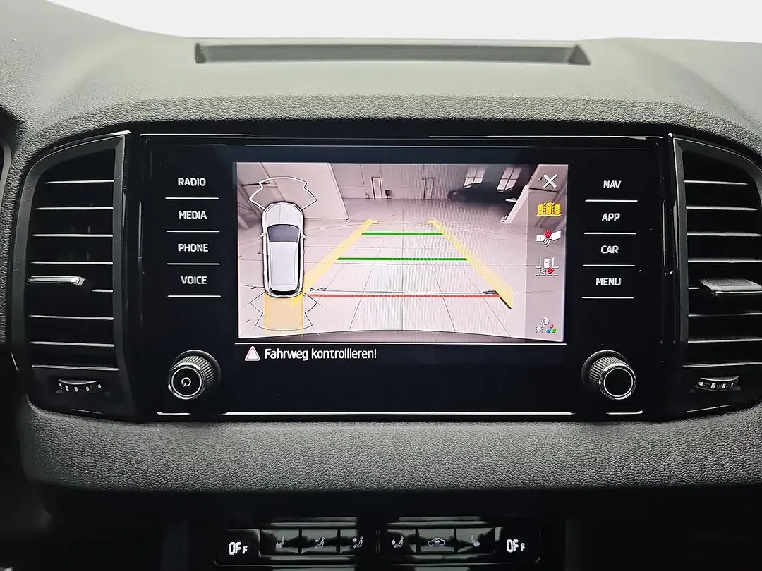 Skoda Karoq - Thumbnail 10