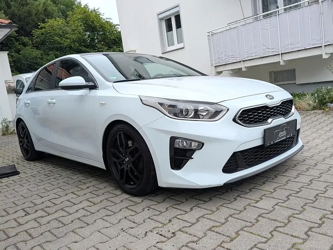 Kia Ceed / cee'd - Thumbnail 3