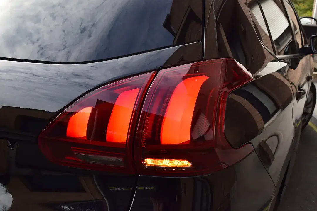 Peugeot 2008 - Thumbnail 28