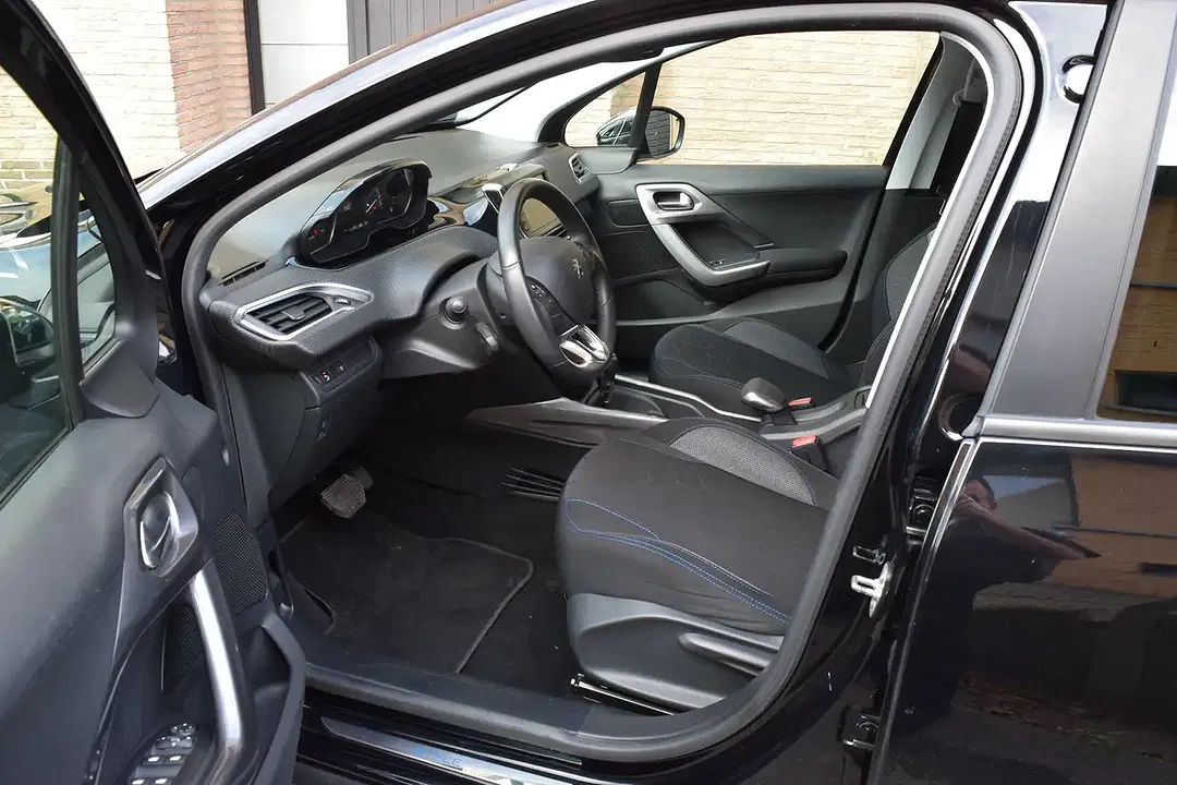 Peugeot 2008 - Thumbnail 3